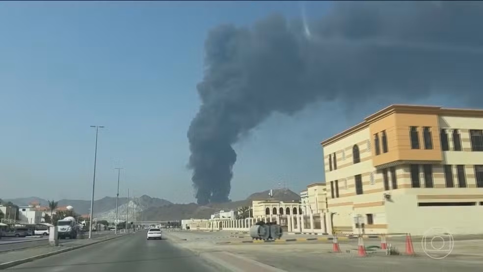 Irã faz ataques e ameaças em reposta a bombardeio na ilha de Kharg, vital para indústria do petróleo