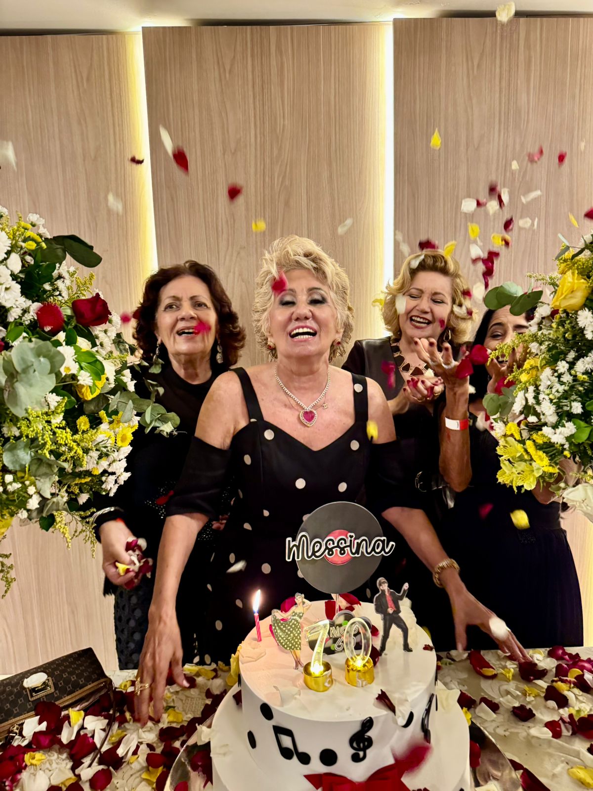 Aniversário da jornalista e colunista social Messina Palmeira reúne beleza, requinte e elegância em evento muito prestigiado