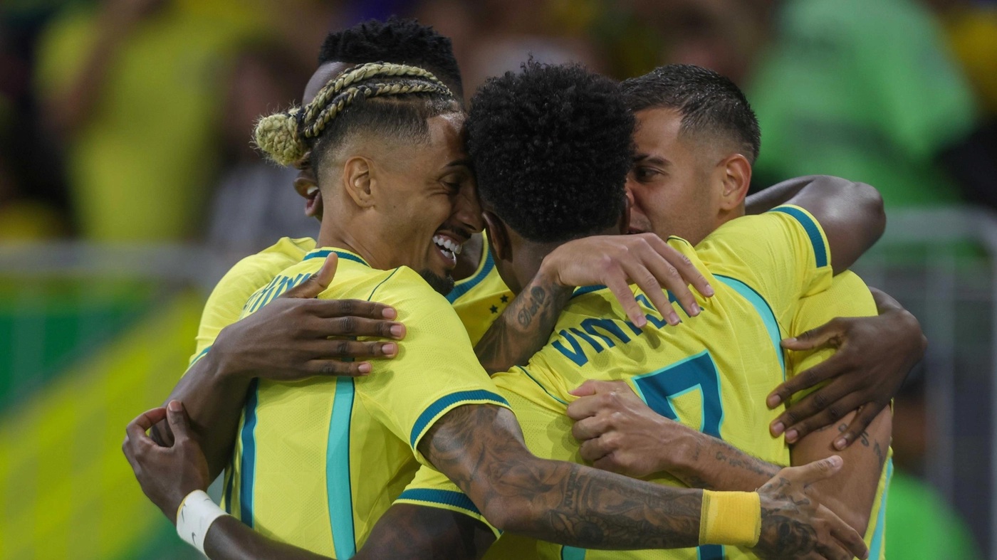Seleção Brasileira goleia Panamá e faz a festa com torcida em despedida antes da Copa do Mundo