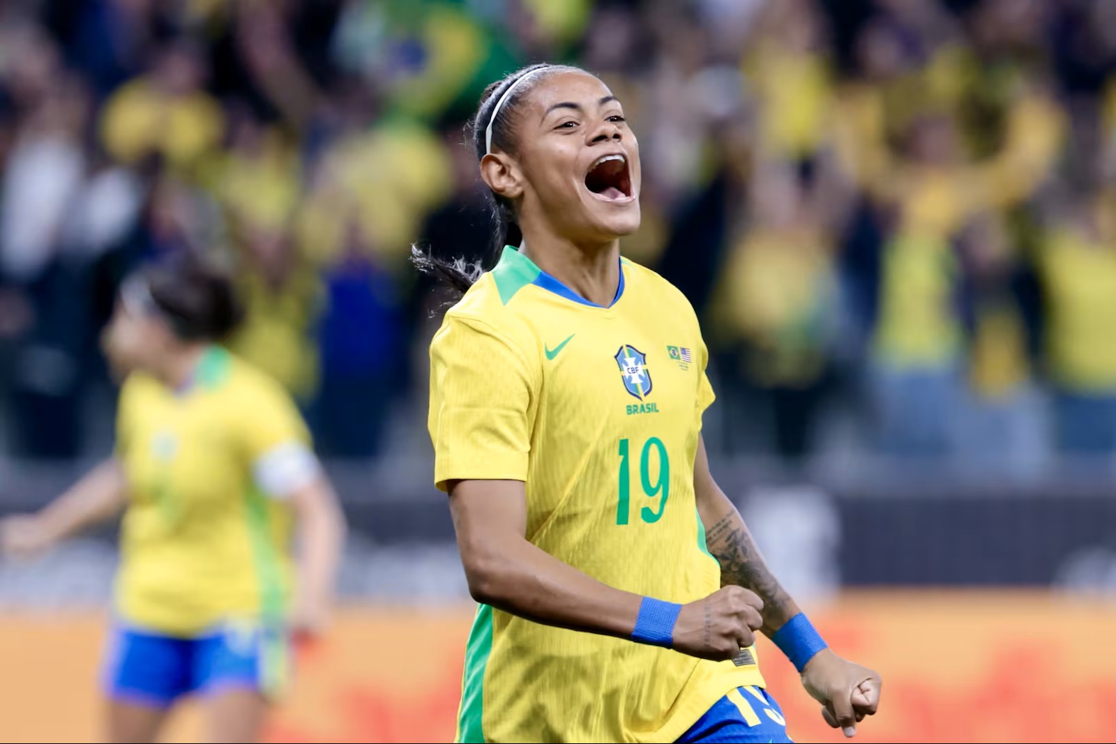 Brasil vence Estados Unidos de virada com gols de Tainá Maranhão e Bia Zaneratto