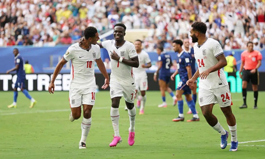 Em jogo de 10 gols, Inglaterra vence França e leva o terceiro lugar na Copa do Mundo