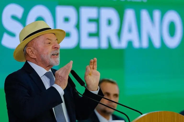 “Tem que ter limite”, diz o presidente Lula ao sancionar lei contra abuso infantil na internet