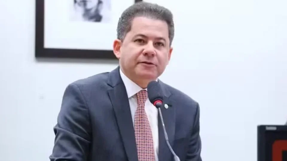 Deputado do PL que articulou encontro de Mendonça com Vorcaro é alvo de operação da PF sobre tráfico de influência
